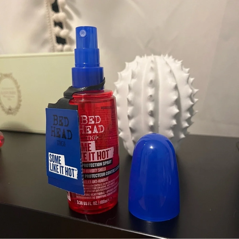 Bed Head TIGI Some Like It Hot Heat Protectant Spray Full Size 3.38 Oz NWT